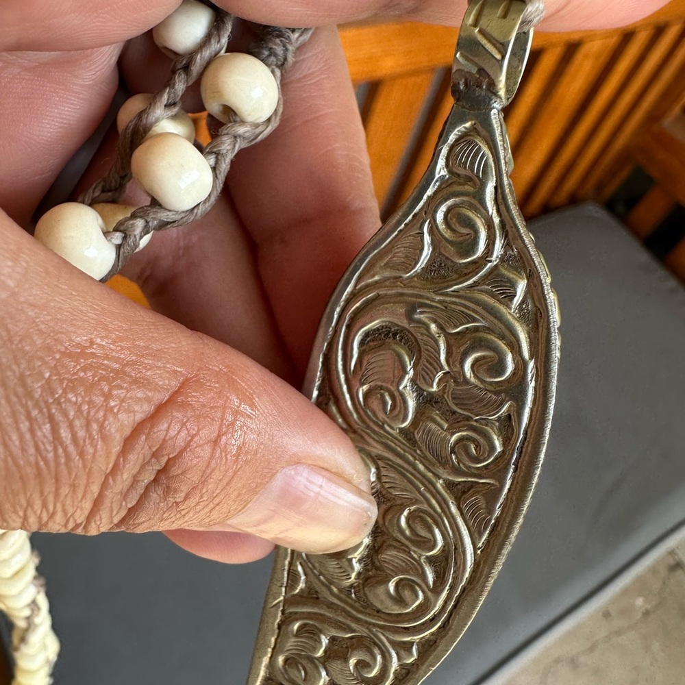 Source Unknown Silver Feather Necklace With Cream… - image 6